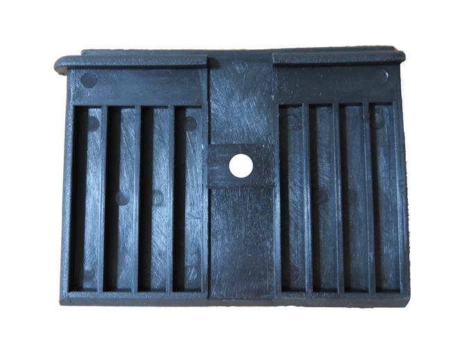  Seitlich bzw. hintere Gleitplatte f&uuml;r die Holzspalter HF-85 und HF-60 (1 St&uuml;ck). Insgesamt werden 3 St&uuml;ck ben&ouml;tigt. 
 Ersatzteilnummer: 200.035 
 &nbsp; 
 &nbsp; 