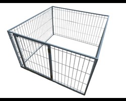  
 D ieses Freilaufgitter ist geeignet f&uuml;r Welpen und Kleintiere. Es ist  stabil verschraubt, um ein Ausbrechen der Tiere verhindern zu k&ouml;nnen.   Zus&auml;tzlich ist eine T&uuml;r mit einem Verriegelung verbaut, welche nach  Au&szlig;en ge&ouml;ffnet werden kann. Das Gitter kann au&szlig;erdem an den  Verschraubungen auseinander gebaut werden. Somit k&ouml;nnen Sie den Freilauf  ganz einfach von Ort zu Ort transportieren. Selbst in zusammen gebauter  Form ist es nicht zu gro&szlig; und zu schwer um es an einen anderen Platz zu  tragen.   
  Vier Gitter mit Verschraubungen incl. eingebauter T&uuml;re (38x55cm)   
 