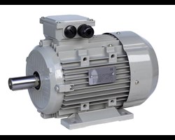  
 
 
 Bauformen: B34A, B35, B5, B3, B14A 
 
 
 
 Leistung: 0,75 kW 
 
 
 
 
 Drehzahl: 6-polig - ca. 1000 U/min, 4-polig - ca. 1500 U/min, 2-polig - ca. 3000 U/min 
 
 
 
 
 Spannung: 230/400 V 
 
 
   
 
 
 
 Technische Daten: Betriebsart S1, Schutzart IP55, Isolationsklasse F,  Asynchron, Externe Oberfl&auml;chenk&uuml;hlung, Energieeffizienzklasse IE3 nach neuesten Vorschriften 
 Schutzart IP55: Schutz gegen sch&auml;dliche Staubablagerungen, ein Wasserstrahl aus einer D&uuml;se darf keine sch&auml;dliche Wirkung haben. 
 Die  Motoren k&ouml;nnen in beide Drehrichtungen betrieben werden. Die Erw&auml;rmung  liegt bei Nennbelastung im Dauerbetrieb innerhalb der Grenzen der  Vorschriften nach DIN VDE 0530/12.84. 
 