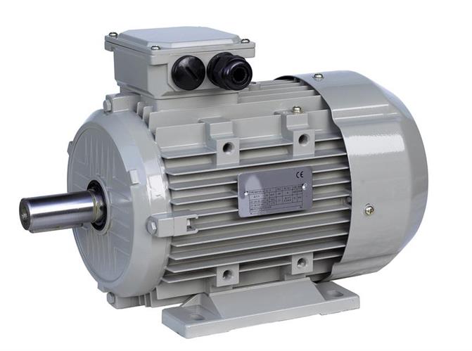  
 Bauform: B3 
 Leistung: 4 kW 
 Drehzahl: 4-polig - 1500 U/min 
 Spannung: 400/690 V 
 